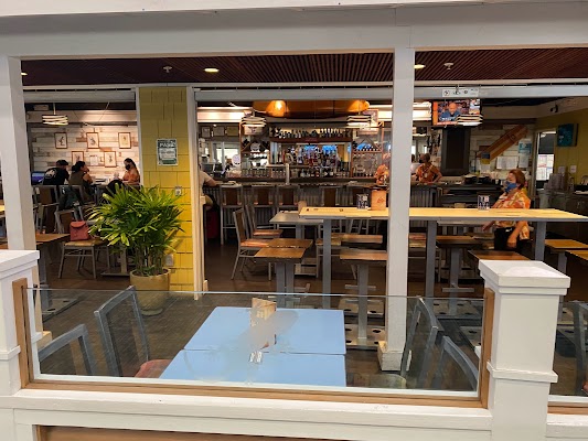 stinger-rays-tropical-bar-grill